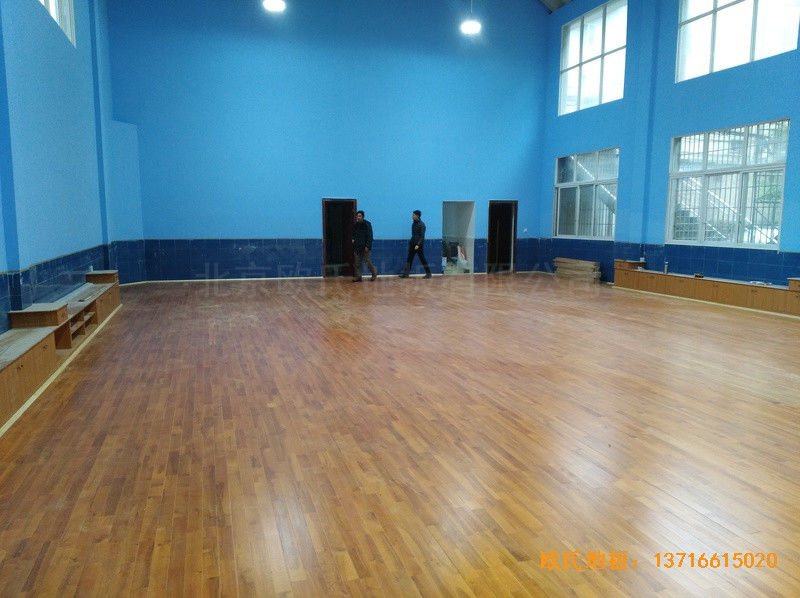 湖南娄底市建设银行羽毛球馆体育地板安装案例5