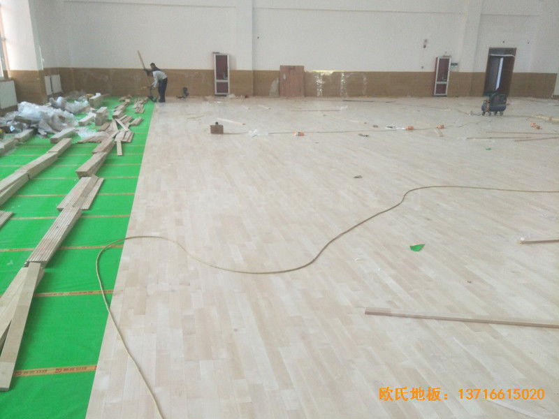 银川第二十九中学篮球馆体育地板安装案例3