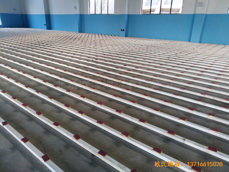 北大贵阳附属实验学校运动馆运动木地板铺设案例1
