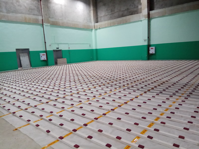 重庆市九龙坡区友动力羽毛球木地板施工案例