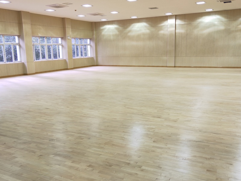 上海丰庄西路绿地小学舞台木地板施工案例4