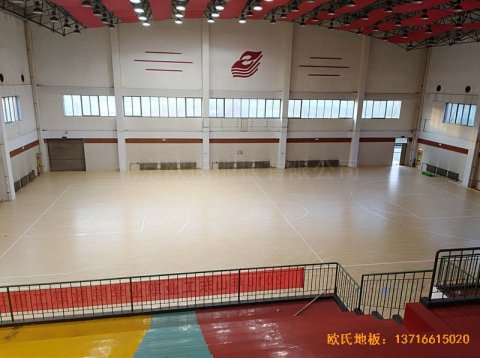 山东淄博工业职业学院篮球馆运动地板